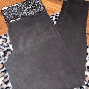 VS Pink leggings 🖤